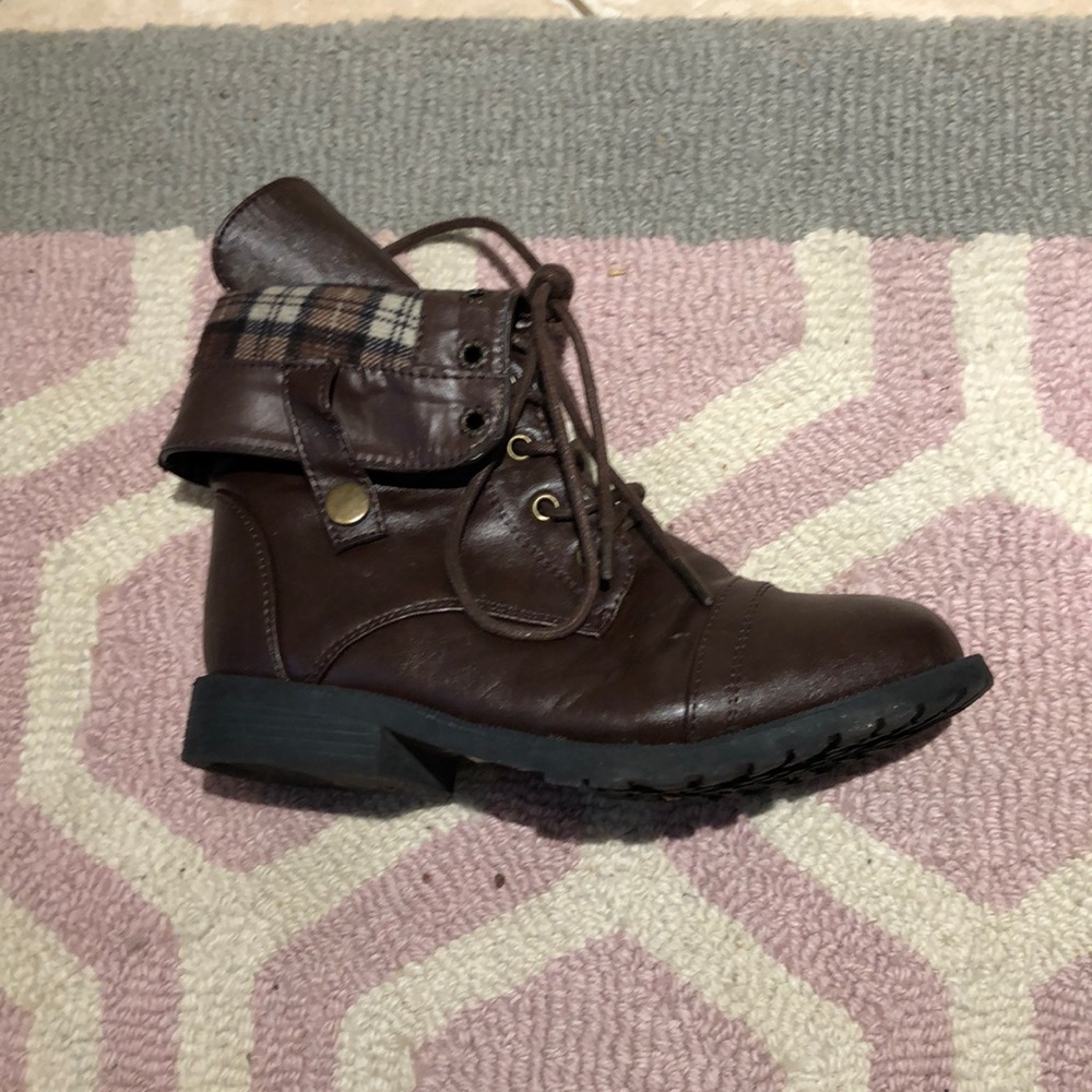 3 pack of boots 👢